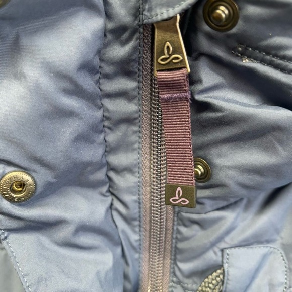 Prana Women's Evelina Hooded Down Puffer Quilted Zip & Toggle Blue‎ Vest Size XL - Picture 9 of 10